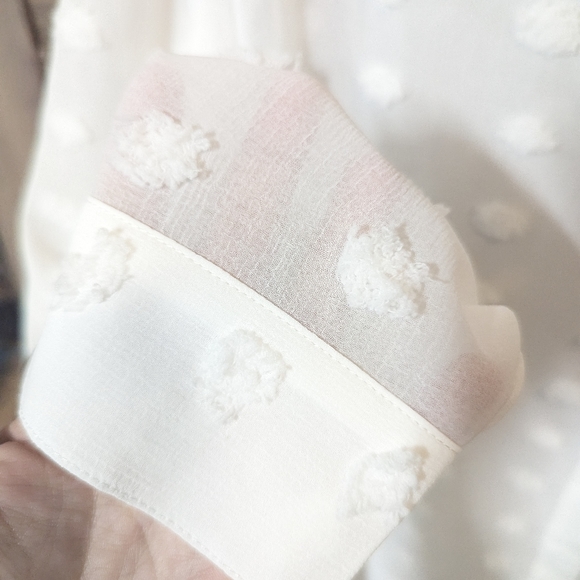 Button up elegant white top lightweight see throw size S loose style NWOT blouse - Picture 5 of 6